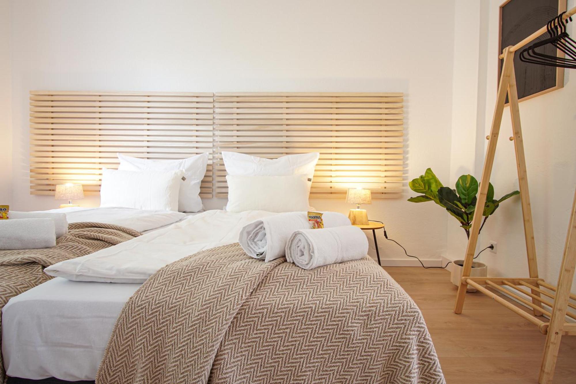Homefy Balcony Apartment - Up To 4 People - Close To Fair - Free Parking Есен Екстериор снимка